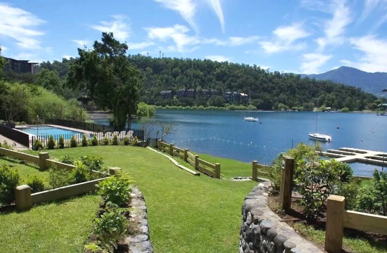 Exclusivo departamento en primera línea. - 01 depto lago villarrica pucon vista condominio piscina lago