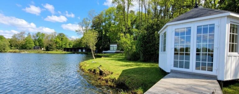 Hermosa casa en parcela con orilla de laguna - foto 1