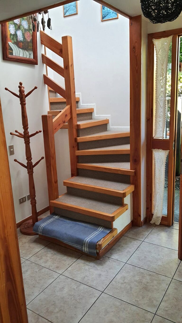 Casa en Venta en Prestigioso Condominio de Pucón - 19 casa condominio pucon escalera