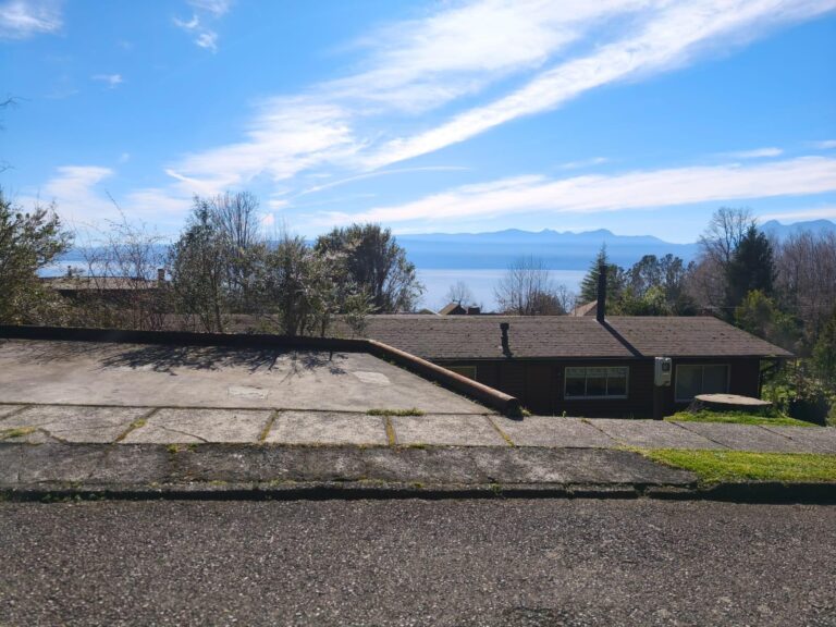 Hermosa Casa Con Vista Al Lago - SIN CONFIRMAR casa vecina techo cafe