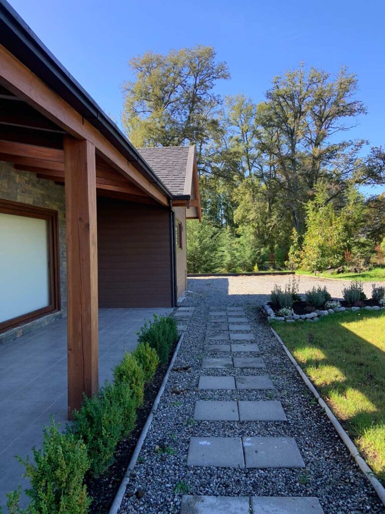 Pucón, linda casa nueva en condominio - Casa condominio pucon acceso jardin