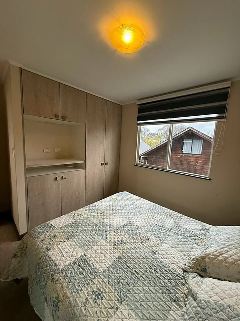 Casa con Vista al Lago Villarrica Camino Villarrica-Pucón - Casa pucon amoblada 09 dormitorio closet empotrado