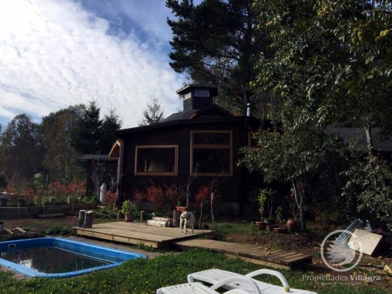 Venta de cómoda y acogedora casa en parcela - Casa pucon parcela 04 piscina exterior patio