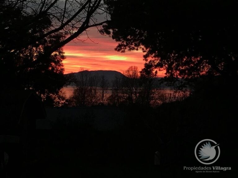 Venta de cómoda y acogedora casa en parcela - Casa pucon parcela 06 vista atardecer cerro lago