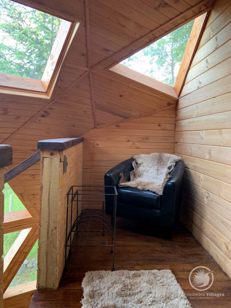 Venta de cómoda y acogedora casa en parcela - Casa pucon parcela 10 altillo sillon cuero tragaluces
