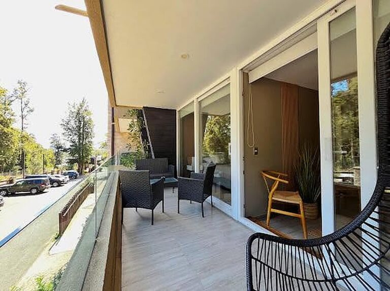 Departamento amoblado con terraza y vista al bosque - Departamento 2d2b pucon altavista bosque 10 terraza vista amplia