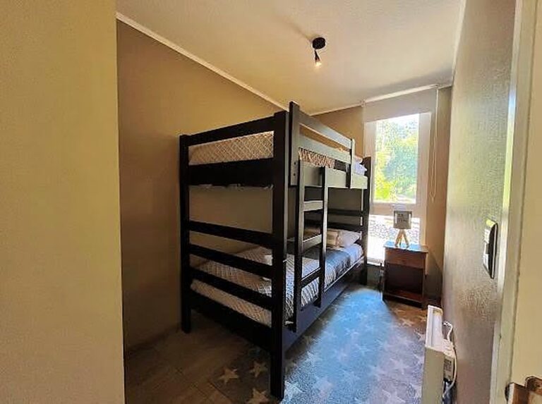 Departamento amoblado con terraza y vista al bosque - Departamento 2d2b pucon altavista bosque 12 segundo dormitorio litera