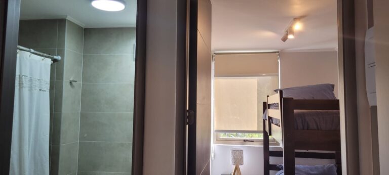 Departamento amoblado de 2 dormitorios y 2 baños - Departamento 2d2b pucon piscina 18 bano ducha con mampara