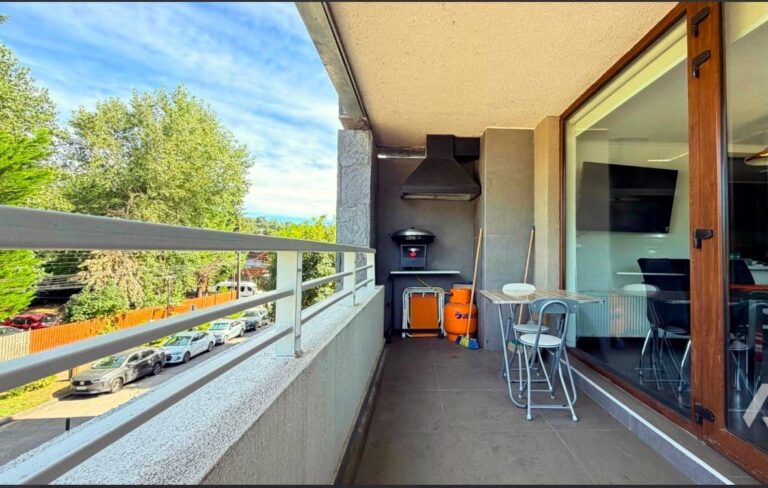 ¡Gran Oportunidad! Amplio e Iluminado Departamento en el Centro de Pucón - Departamento 3d2b centro pucon vista volcan 07 terraza parrilla quincho