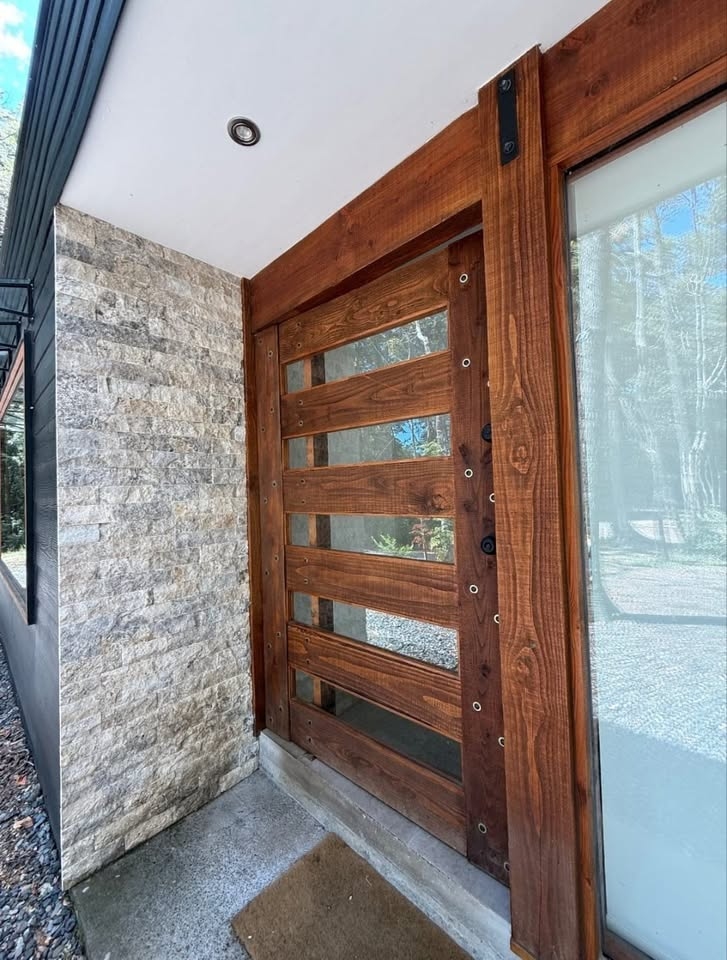 Venta de parcela con acogedora casa en Pucón - Parcela los nevados pucon puerta entrada